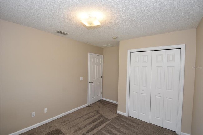 Building Photo - 35 Regent Ln