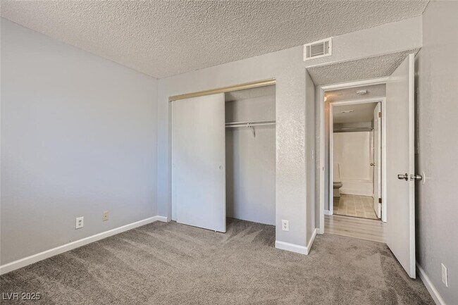 Building Photo - 2977 Juniper Hills Blvd