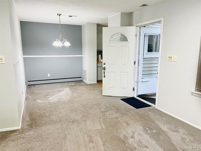 Building Photo - 219 Springmeadow Dr
