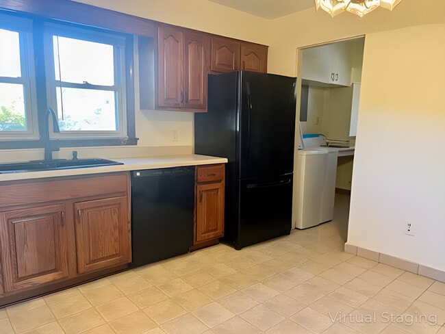 Building Photo - 102 74th St