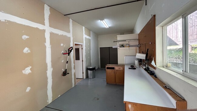 Building Photo - 22148 Crystal Falls Dr W