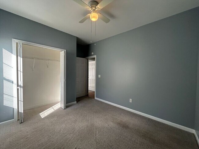 Building Photo - 313 Old Cahaba Trail