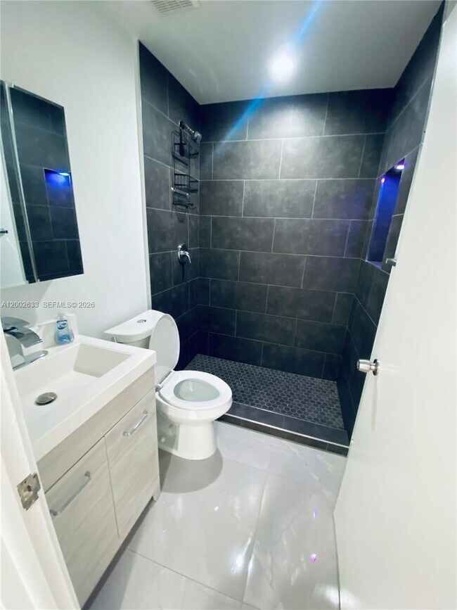 Building Photo - 199 SW 12th Ave