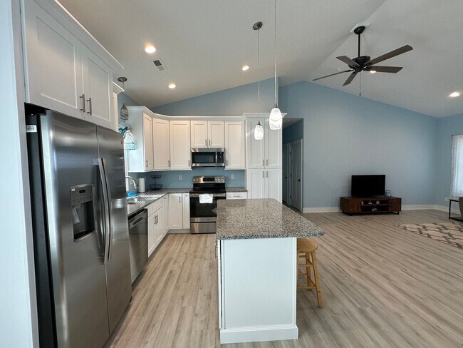Building Photo - 117 Colony Ln