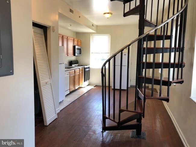 Building Photo - 531 S Ann St