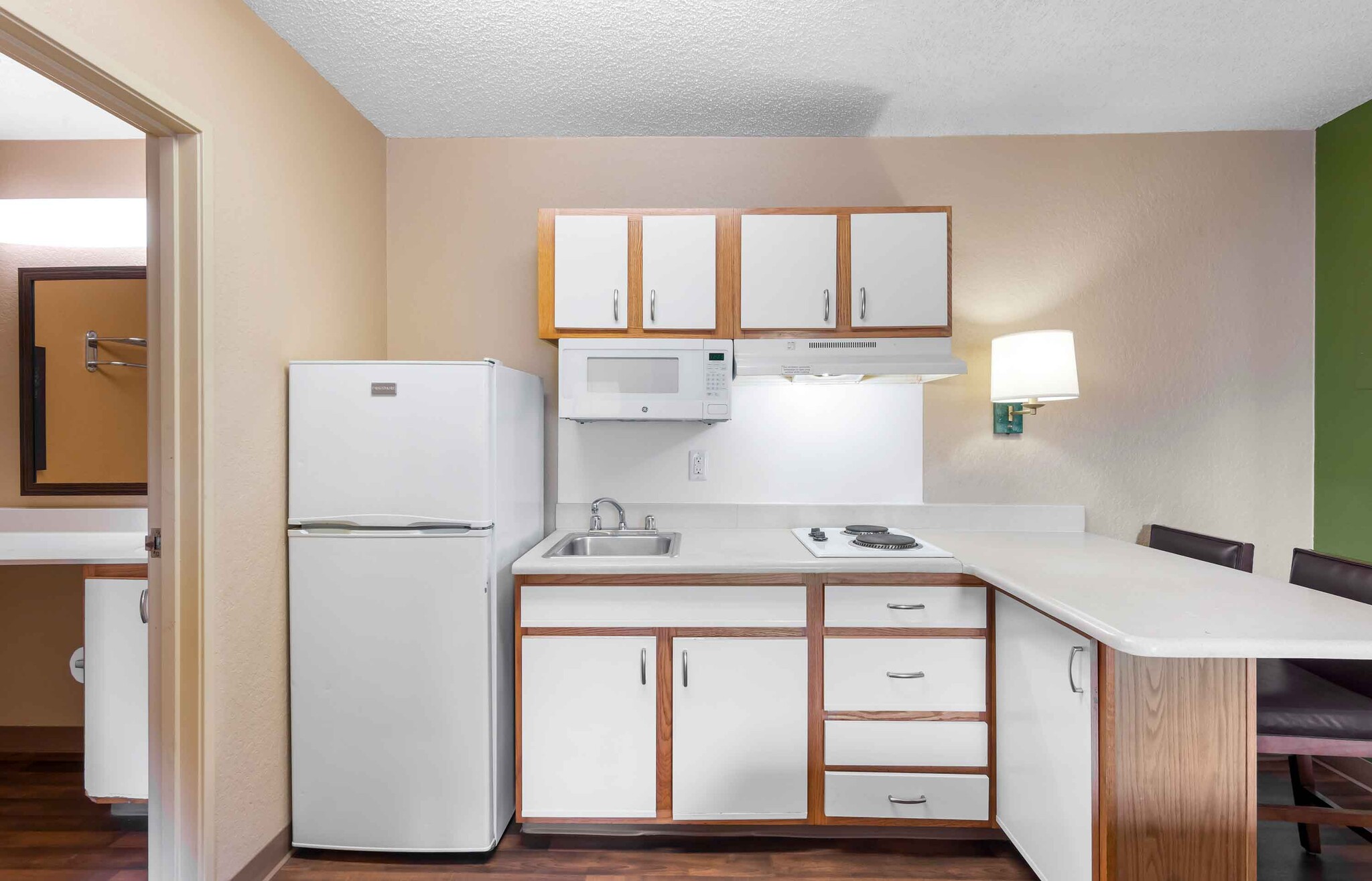 Building Photo - Furnished Studio-Fort Lauderdale - Davie