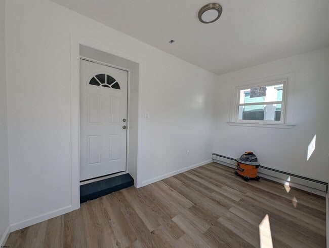 Building Photo - 1109 Adriatic Ave