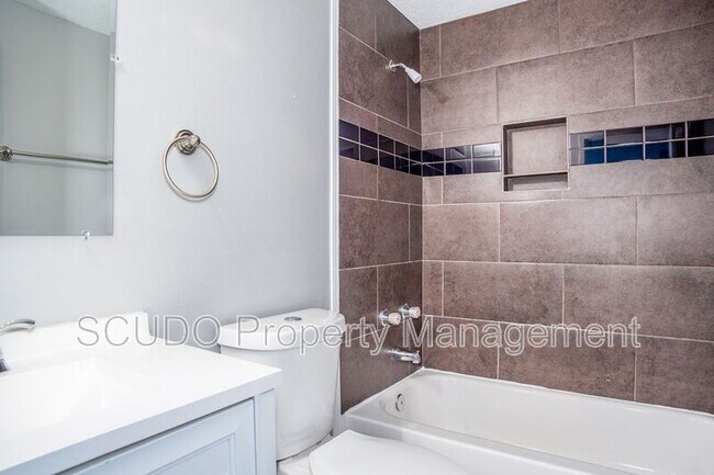 Building Photo - 7906 N Pennsylvania Ave