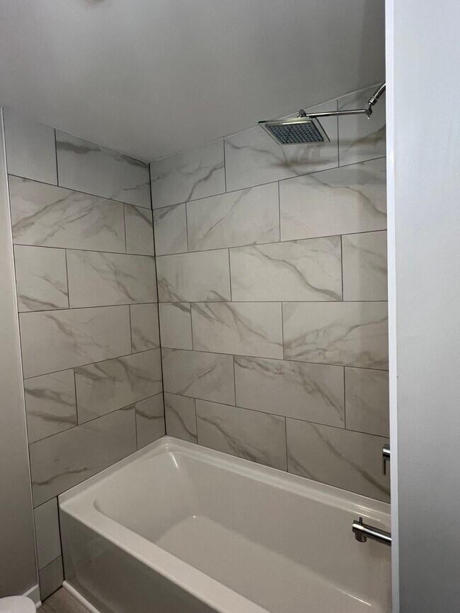 Building Photo - 407 Abe St