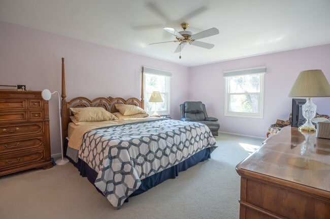 Building Photo - 3501 Saratoga Ave