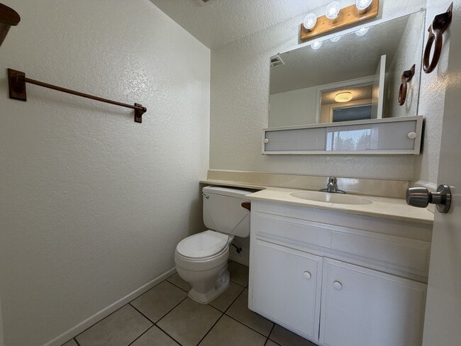 Building Photo - 1594 Christopher Ln