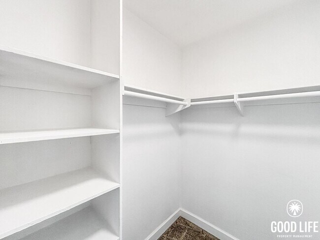 Building Photo - Stunning 2BD/2BA Condo in El Cajon W/ A/C, Private Balcony, Updated Kitchen, Coin-Op Laundry, & C...