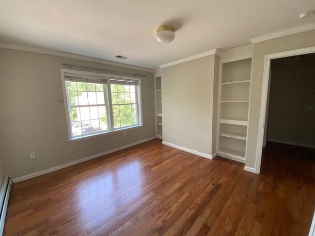 Building Photo - 37 Glen Ave