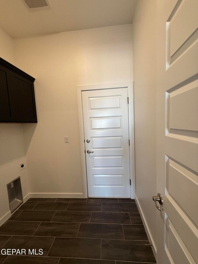 Building Photo - 13389 Carterton Ave