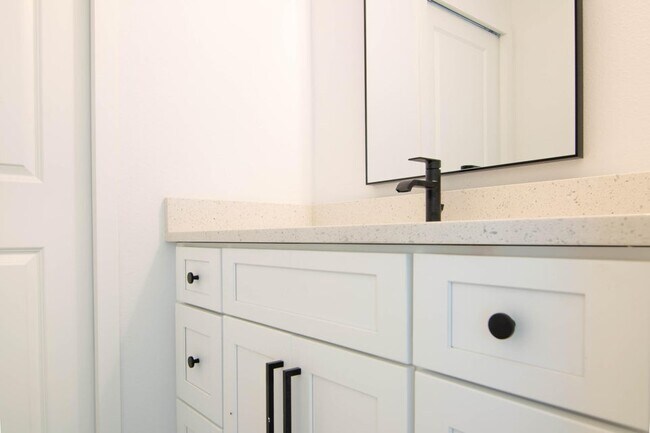 Building Photo - 10235 Stonecrop Ave