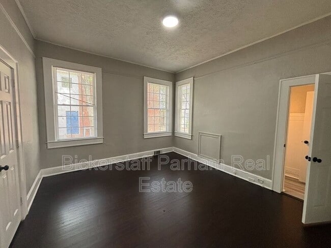 Building Photo - 1261 Cedar Ave