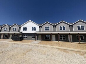 Building Photo - 225 Coral Sea Way