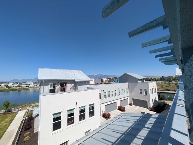 Building Photo - 11201 S Kestrel Rise Rd