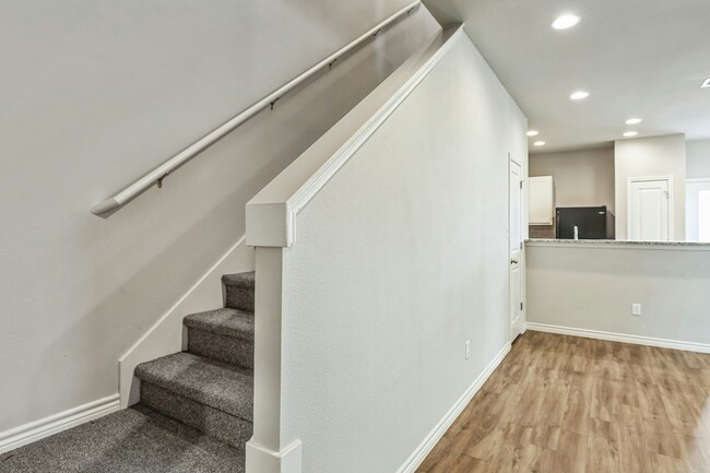Building Photo - 203 Peruna Dr