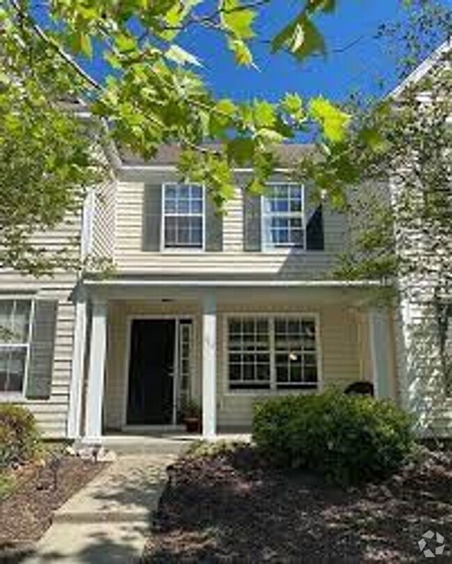 Building Photo - Townhome at University Park