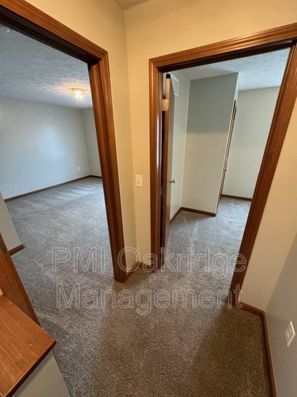 Building Photo - 729 Meadow Glen Ave