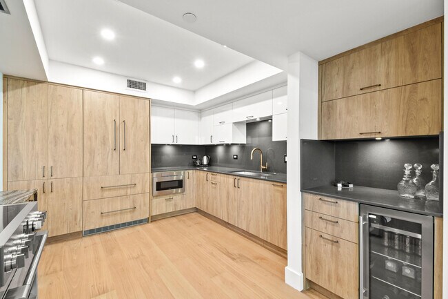 Building Photo - 2660 S Ocean Blvd