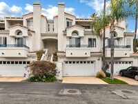 Building Photo - LOVELY POINTE AT MALIBU CONDO!