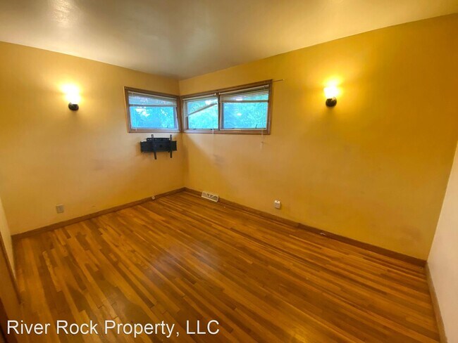 Building Photo - 2 br, 1 bath House - 1805 4th St S North Unit