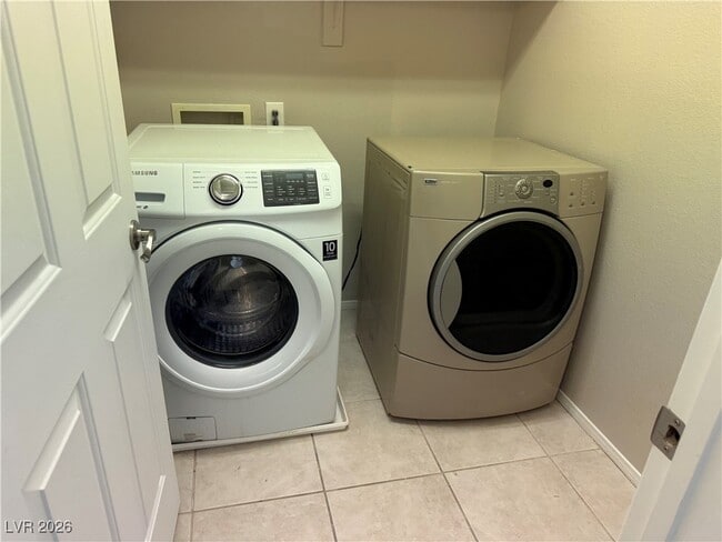 Building Photo - 9275 Cazador St