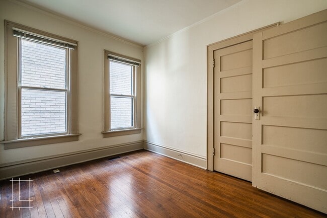 Building Photo - 35 Lundy St