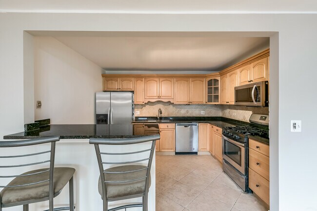 Building Photo - 1328 Webford Ave