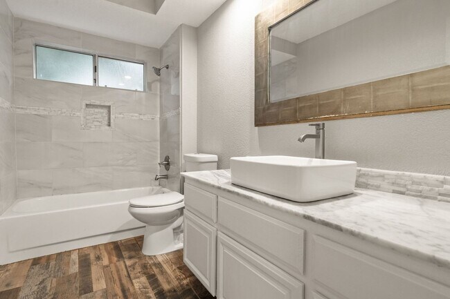 Building Photo - Luxury 4-Bedroom Home with Designer Upgrad...