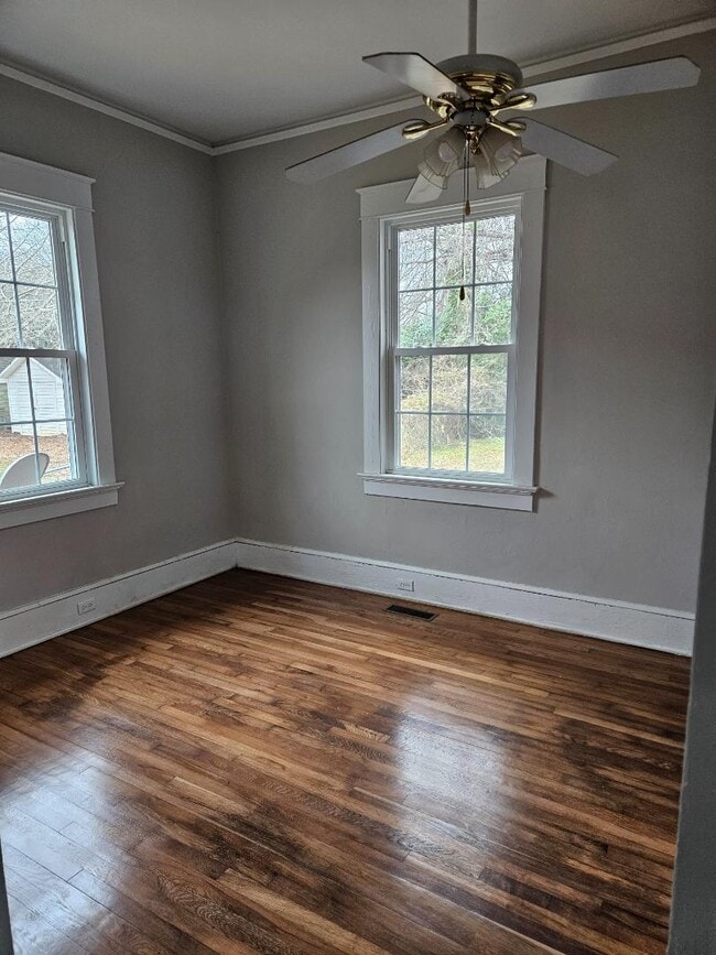 Building Photo - 748 Truett Ave