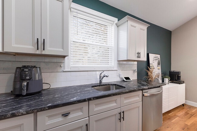 Building Photo - Reservoir