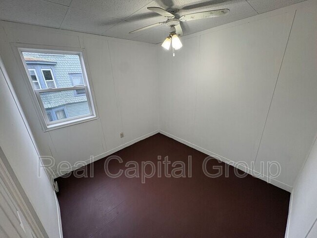 Building Photo - 1345 3rd St