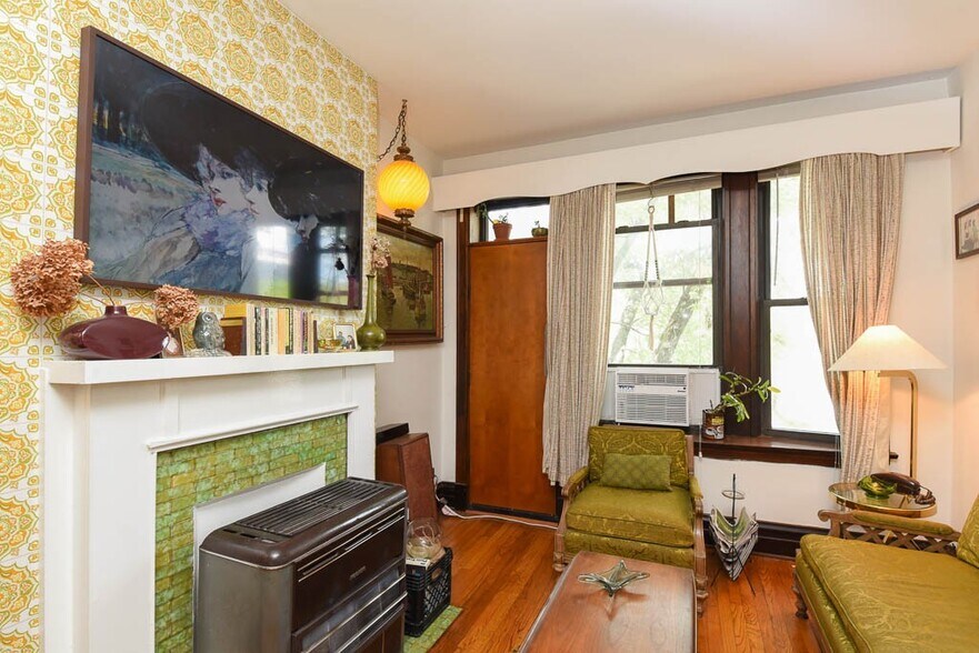 Building Photo - 2819 W Shakespeare Ave