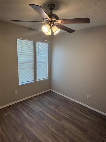 Building Photo - 3402 Green Hill Dr