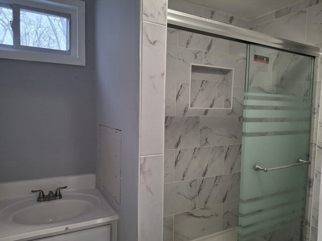 Building Photo - 14-18 Florence St