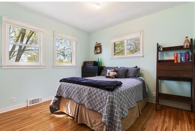 Building Photo - Gorgeous 4BR/2BA Home with Finished Lower ...