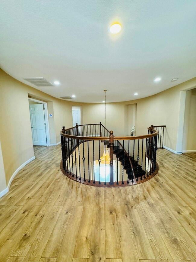 Building Photo - 464 Munter Ct