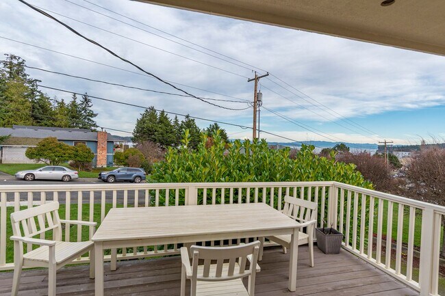 Building Photo - Charming Upper-Level Home with Water View – Walk to Downtown Coupeville