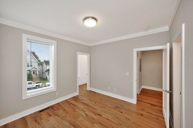 Building Photo - 4704A Kentucky Ave