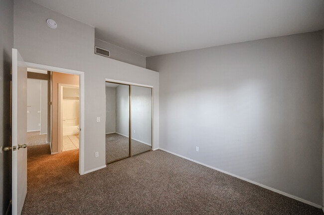 Building Photo - 14707 W Lupine Ln