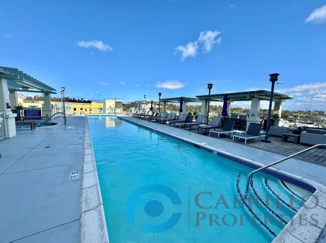 Building Photo - 850 Beech St