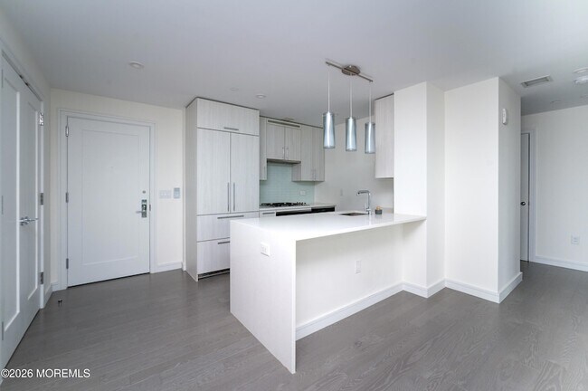 Building Photo - 15 Morris Ave