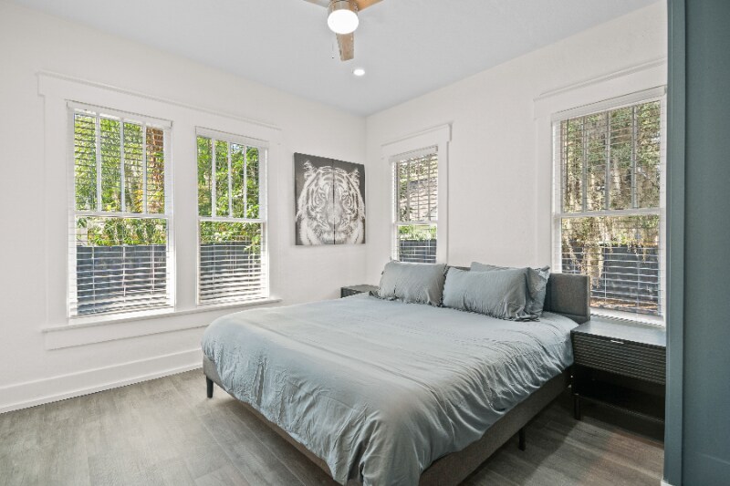 Building Photo - 2009 W Dekle Ave