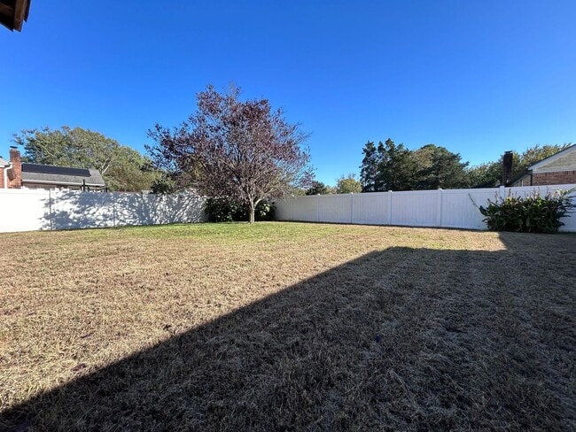 Building Photo - Beautifully Updated Brick Ranch! "ASK ABOU...