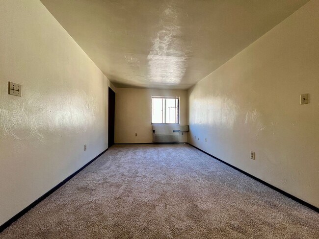 Building Photo - Wonderful 1BR in Lovely Location! Beautifu...
