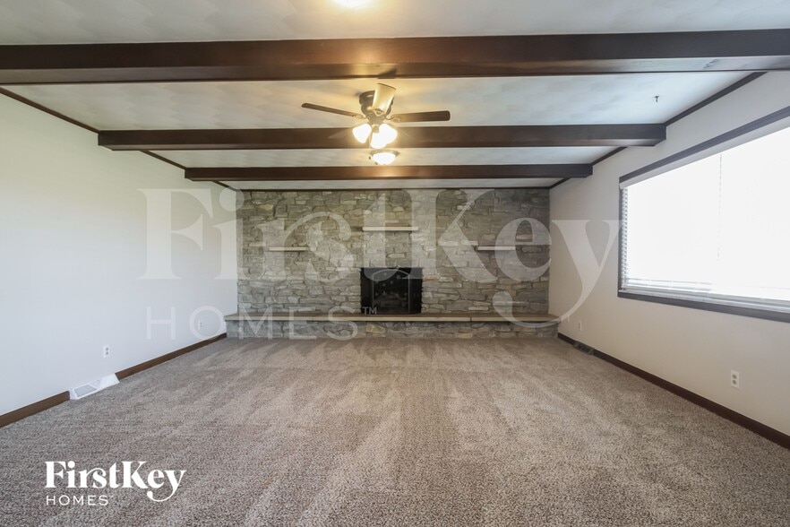 Building Photo - 242 Hargeo Dr