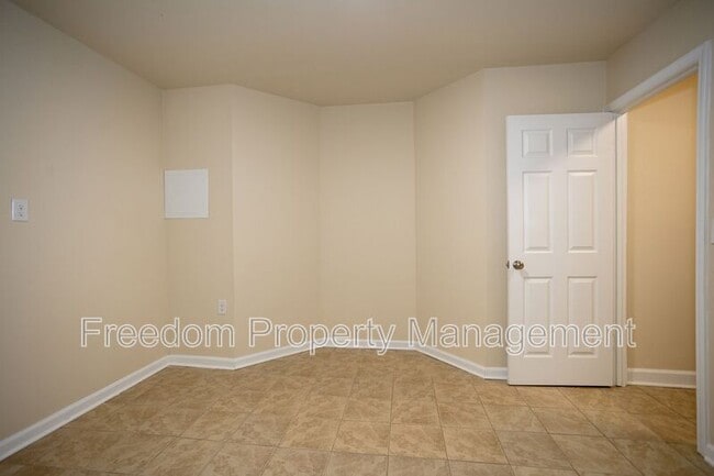 Building Photo - 10270 Cub Run Ct